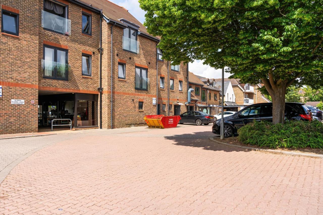Livestay-One Bed Apt In Slough With Free Parking Exterior photo